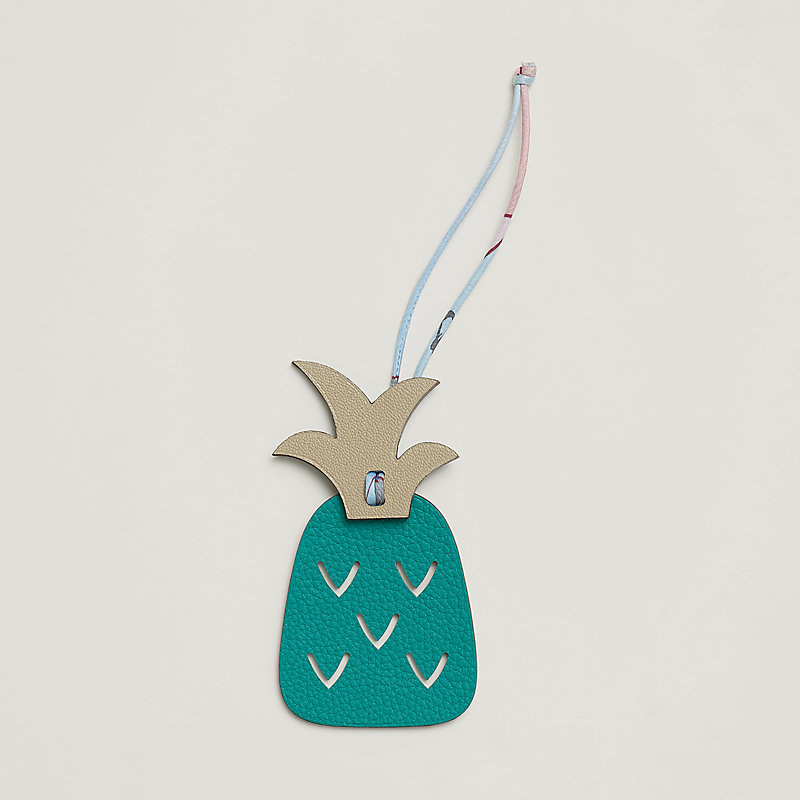 Pineapple and leaf charm | Hermès Mainland China